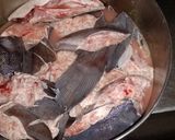 Foto langkah ke 1 dari resep Gulai ikan lele pedas.