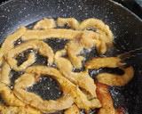 Foto del paso 4 de la receta: Sopa de piñones con rabas de pollo