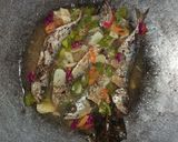 Foto langkah ke 5 dari resep Tumis ikan Kembung berKuah.