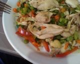 Foto del paso 4 de la receta: Pollo frito con verduras