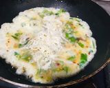 A picture of step 5 of Cheese omelette.