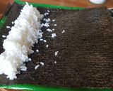 Foto langkah ke 4 dari resep Lemper Sushi Isi Suiran Ikan Kod.