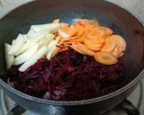 A picture of step 3 of Borscht (Russian Winter's Restorative Soup).