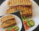 A picture of step 2 of 🍔🥗 Cheese Ploughman's Sandwich 🥗🍔.