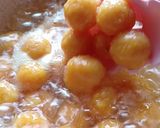 Foto langkah ke 2 dari resep Jenang Grendul/Bubur Candil Ubi.
