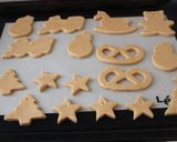 A picture of step 4 of Christmas Ornament Spice Cookies.