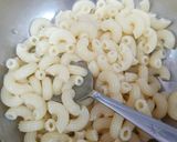 Foto langkah ke 1 dari resep Oseng Macaroni Smoke Beef.