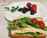 Pas rețetă Sandwich cu salată, roșii, caș de vacă și șuncă de pui 3 fotografie