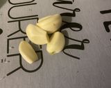 Une image de l'étape 2 de Saucisses allemandes aux poivrons verts, oignon et épices.