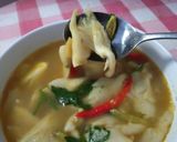 Foto langkah ke 3 dari resep Jamur tiram kuah kuning.