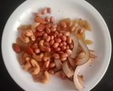 A picture of step 4 of Cornflakes Chevdo / Chivda.