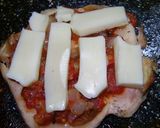 Foto del paso 11 de la receta: Pechugas de pollo y patas deshuesadas a la pizza