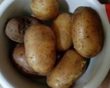 Foto langkah ke 1 dari resep Kentang chesee stick.