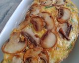 Foto langkah ke 4 dari resep Telur dadar Jamur Champignon.