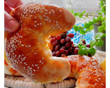 عکس مرحله 3 از دستور نان هلالی کرمدار