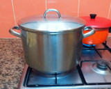 Foto del paso 15 de la receta: Sopa de mariscos a los tres caldos e infusionada con azafrán