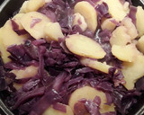 Foto del paso 4 de la receta: Lombarda y patatas