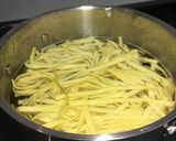 Foto del paso 3 de la receta Tagliatelle súper sabroso con champis, tomates y hierbas frescas 😀