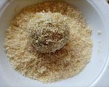 A picture of step 4 of Bread cheese balls.