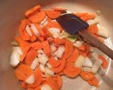 A picture of step 2 of Tomato & lentil sauce for babies and adults.