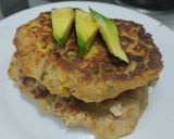 Foto del paso 4 de la receta: Pancakes🥯salados de vegetales🍗rellenos🫑de pollo y queso🧀🥑🧅