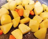 Hình bước làm 1 của món Khoai tây kho cay