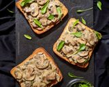 A picture of step 10 of Creamy Mushroom and Spinach Toast.