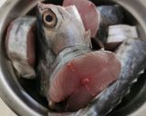Foto langkah ke 1 dari resep Ikan Tenggiri Kuah Kuning.
