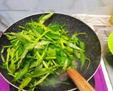 Foto langkah ke 2 dari resep Tumis Kangkung Terasi (Bumbu Iris Simple).