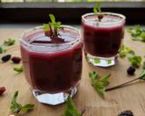 A picture of step 4 of Mulberry mint cooler.