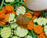 Foto del paso 5 de la receta: Wok de Curry Rojo con Pavo, Almendras y Prunas Dulces