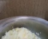 A picture of step 4 of Special halki phulki moong daal khichri aur lauki ka raita.