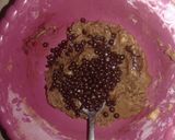 Foto langkah ke 5 dari resep Chococips cookies anti gagal (no mixer).