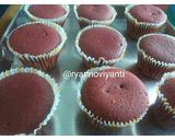 Foto langkah ke 4 dari resep Red velvet cupcake.
