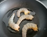 Foto del paso 3 de la receta: Pipirrana de pulpo y langostinos