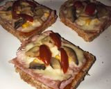 Diétás, pizzás melegszendvics 🍅 (sütőben) recept fázis 3 fotója