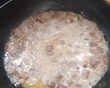 Foto del passaggio 3 della ricetta Scialatiello con funghi salsiccia e provola
