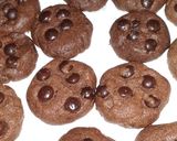 Foto langkah ke 5 dari resep Chocochips Chocolate Cookies.