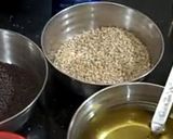 હાંડવો (Handvo Recipe In Gujarati) રેસીપી સ્ટેપ3ફોટો