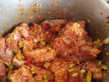 Carre de cerdo a mi estilo con arroz al azafrán