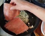 Foto del paso 1 de la receta: Salmón a lo Pobre en Mantequilla al Ajillo y Cilantro