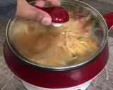 Gambar langkah 5 resipi HotPot Tomyam Leher Ayam.