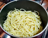 Foto del paso 4 de la receta: Tallarines con un toque oriental