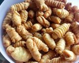 Foto langkah ke 2 dari resep Kue bawang.