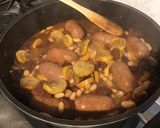 Une image de l'étape 9 de Minis chorizos aux haricots blancs, tomates séchées et courgettes jaunes.