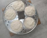 A picture of step 5 of Radish Rava Idli.