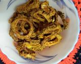 A picture of step 4 of Karela Chips in Air Fryer.