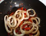 Foto langkah ke 4 dari resep Cumi Ring Masak Asin Pedas.