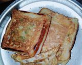 A picture of step 4 of Bread Cheese omelette.