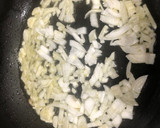 Foto del paso 4 de la receta: Tortellinis relllenos de berenjena en salsa de tomate y queso cheddar